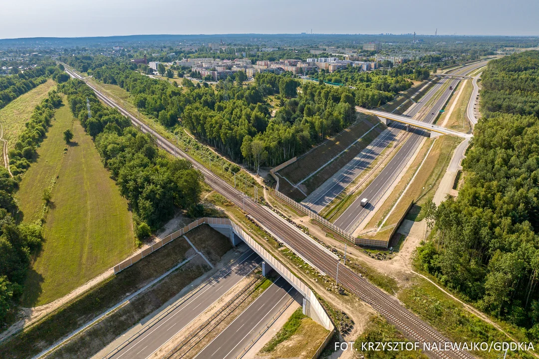 Drogi ekspresowe i autostrady w województwie łódzkim z lotu ptaka