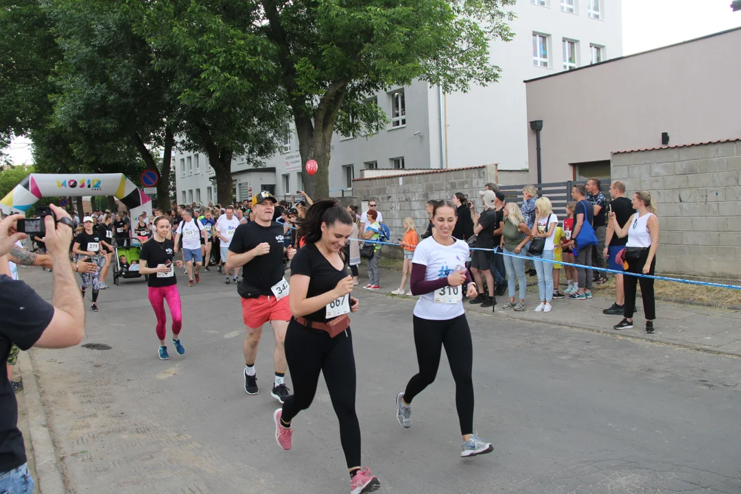 Piknik rodzinny fundacji „Daj piątaka na dzieciaka” na Bałutach