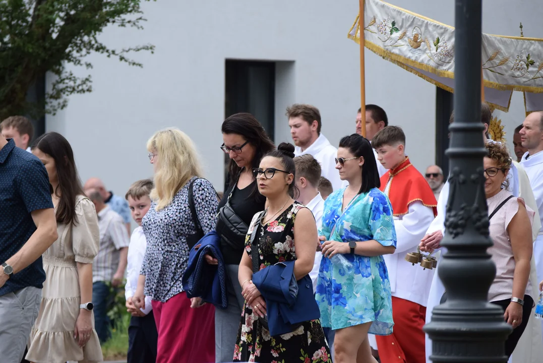 procesja Bożego Ciała w parafii Matki Bożej Dobrej Rady w Zgierzu