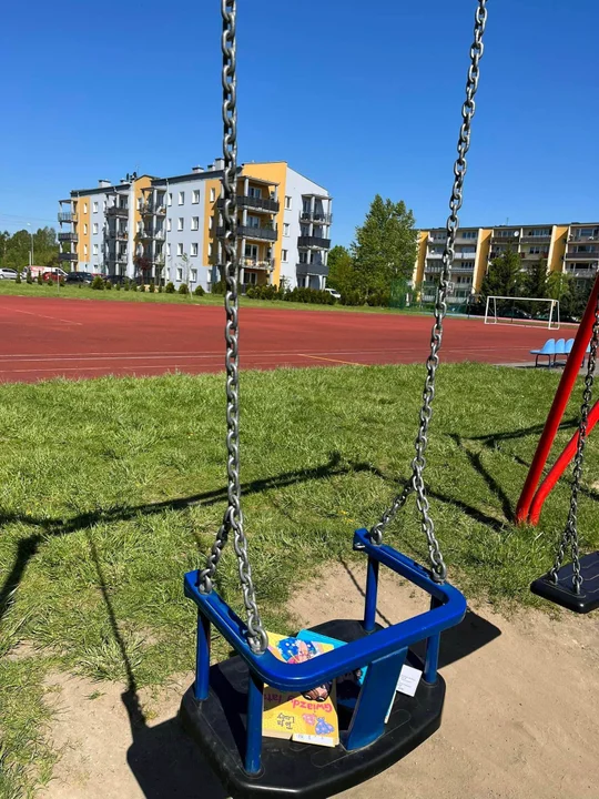 Wędrująca książka w Zgierzu, czyli bookcrossing. Wiecie, co to takiego? [zdjęcia]