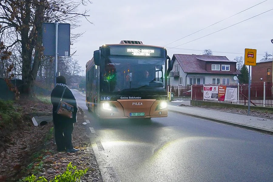 Pierwsi mieszkańcy skorzystali z gminnego transportu. Przypominamy rozkład i trasy [FOTO] - Zdjęcie główne