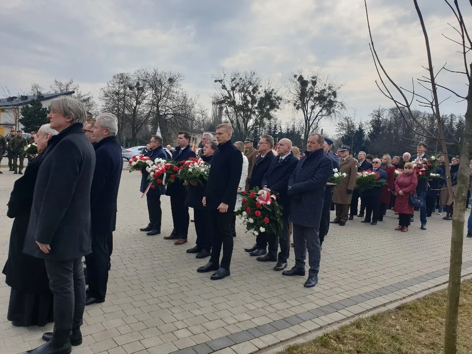 Obchody Zbrodni Zgierskiej na placu Stu straconych [zdjęcia]