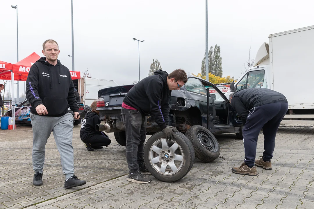 Pokazy drifterów, sportowych aut, rodzinne atrakcje i wiele więcej w Moto Arenie