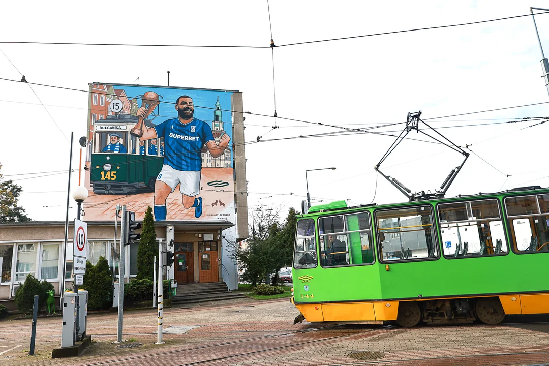 Mural Lecha Poznań z Mikaelem Ishakiem. Zobaczcie zdjęcia z otwarcia!