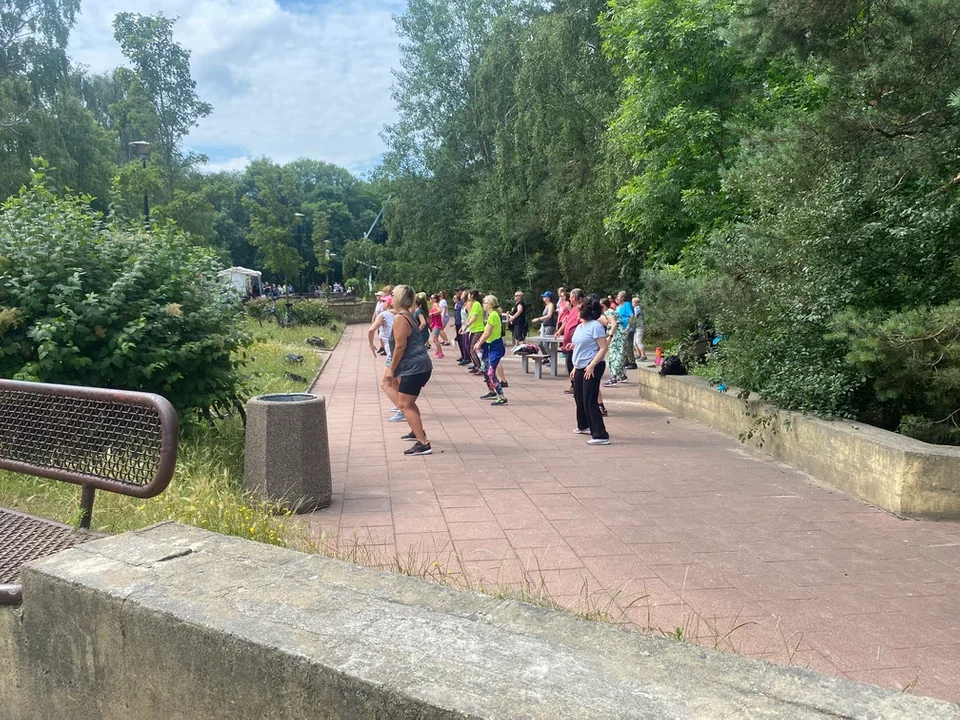 Zumba przy plaży w Brzeźnie