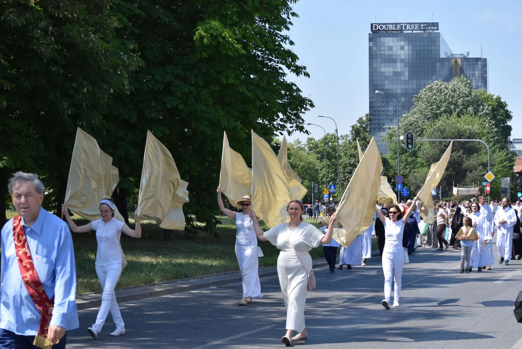 Procesje Bożego Ciała przeszły ulicami Łodzi