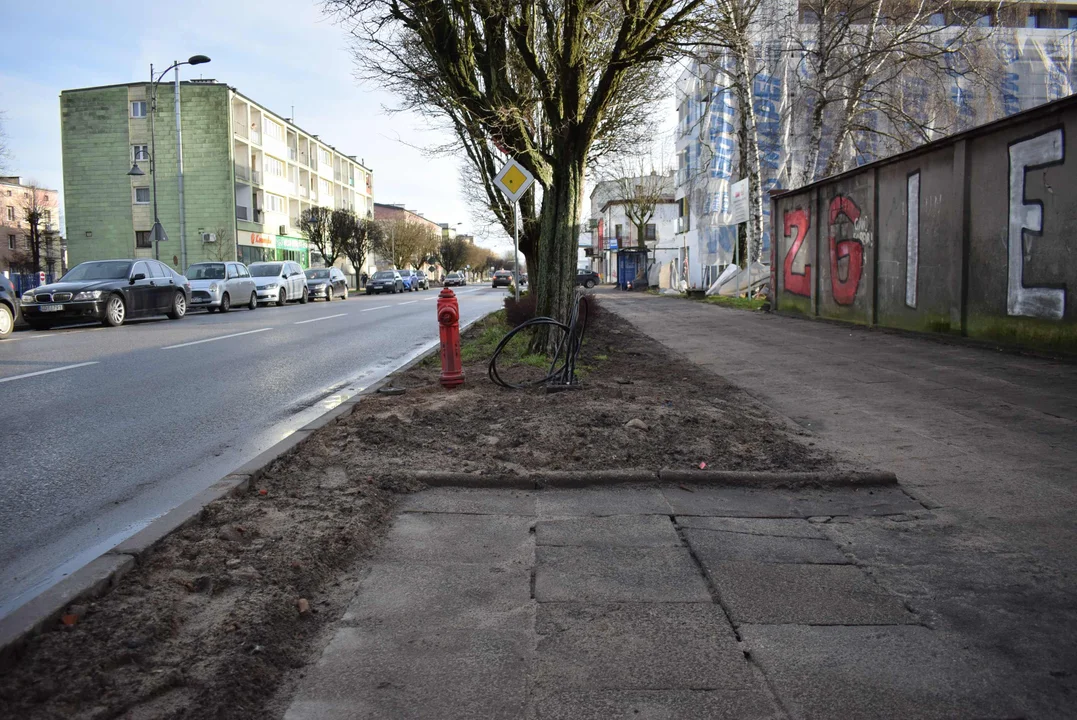 Remont chodnika przy ulicy Długiej w Zgierzu