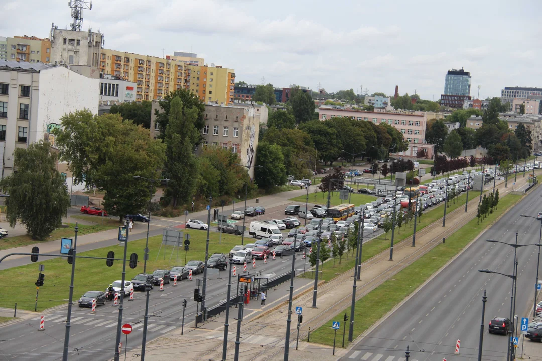 Utrudnienia na al. Piłsudskiego w Łodzi - 23.09.2023 r.