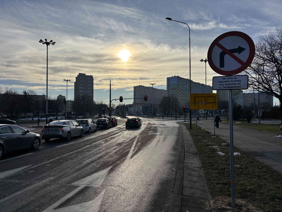 Demontaż starej kładki na łódzkiej Retkini