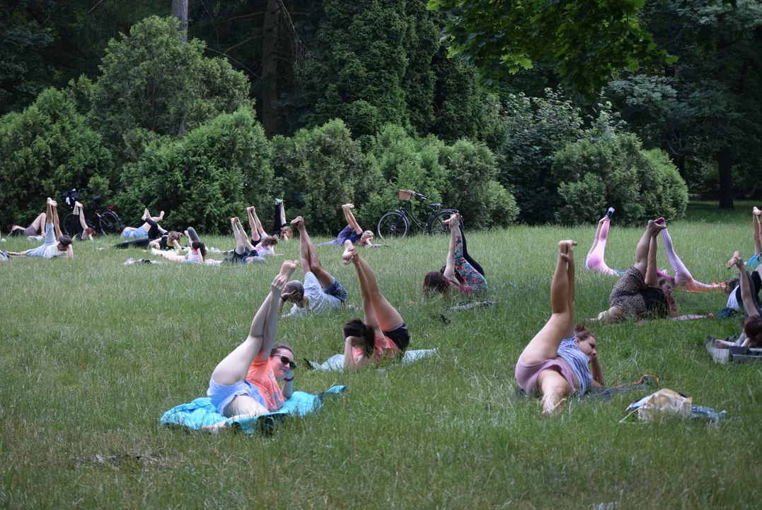 Joga w Parku Poniatowskiego