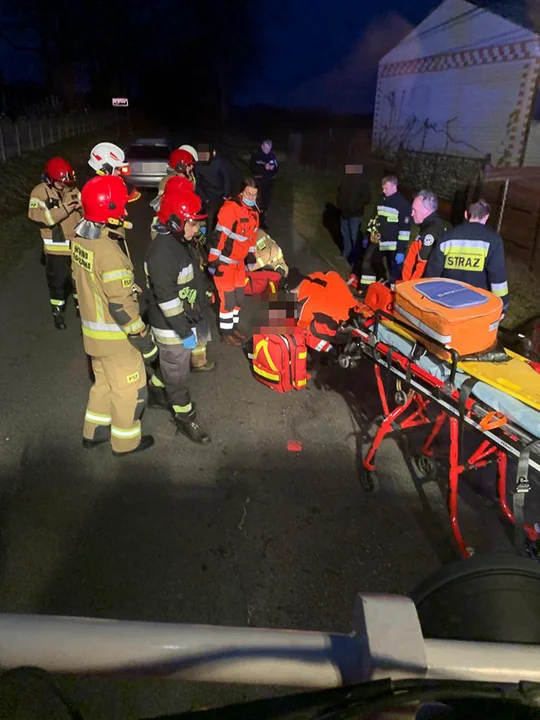 Tragedia w gminie Drużbice. Samochód osobowy wjechał wprost w budynek