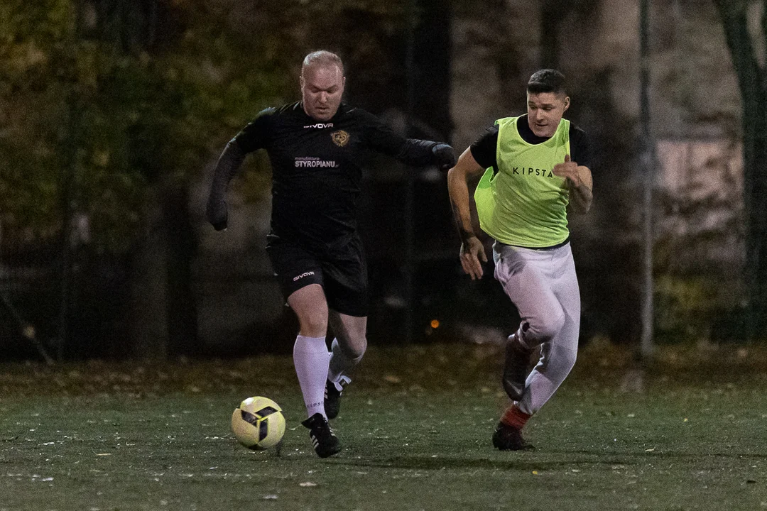 Duże emocje w spotkaniu AGKS 2 oraz FC Farselona w rozgrywkach Playareny