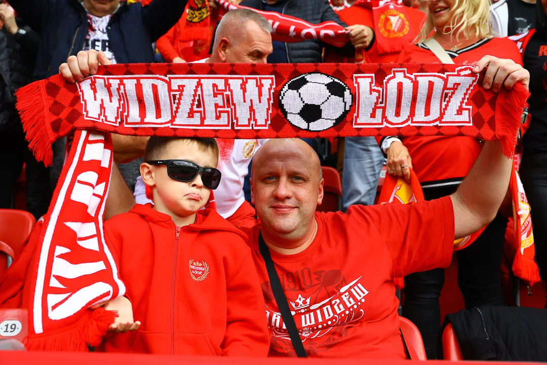 Genialny doping kibiców Widzewa na spotkaniu z Zagłębiem