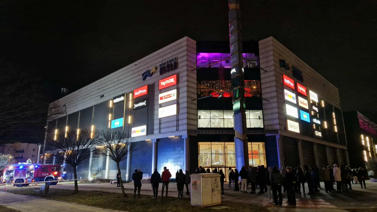 Pożar galerii Wisła! W akcji kilka zastępów straży pożarnej [ZDJĘCIA]