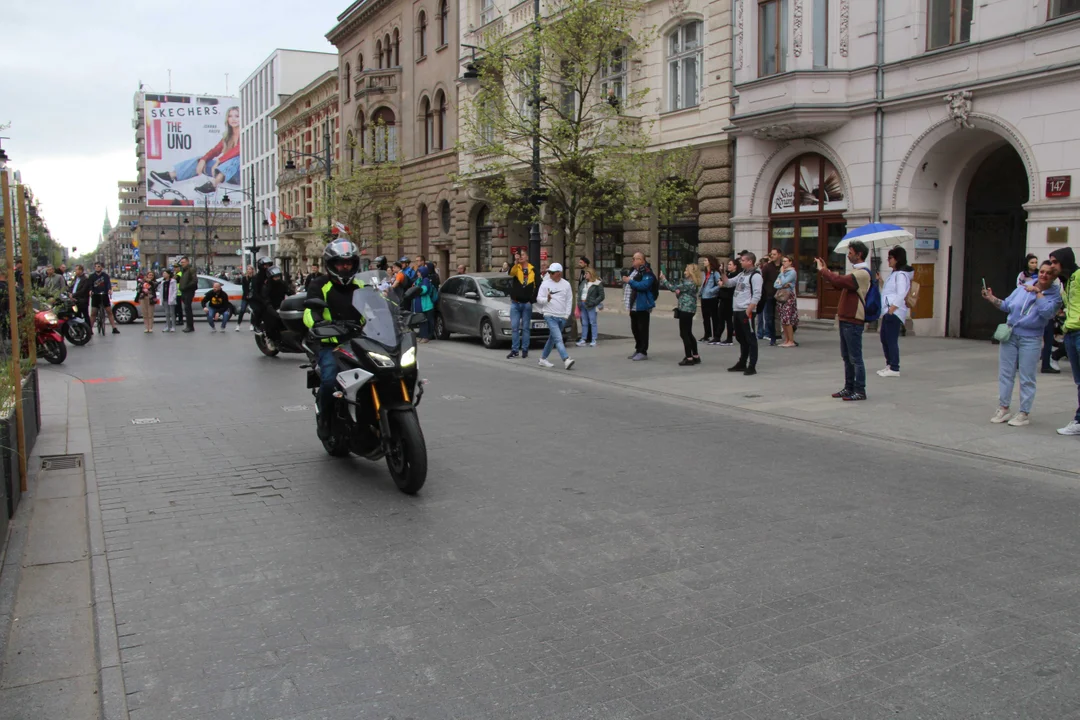 Wielka parada motocyklowa na ulicy Piotrkowskiej w Łodzi