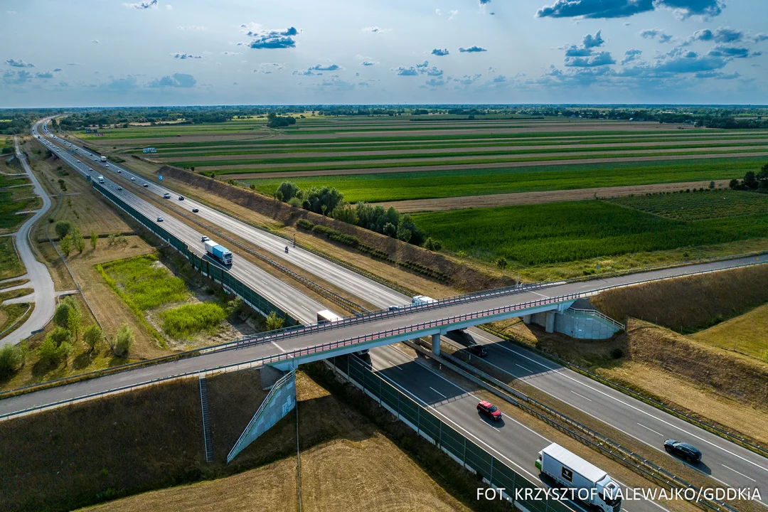 Drogi ekspresowe i autostrady w województwie łódzkim z lotu ptaka