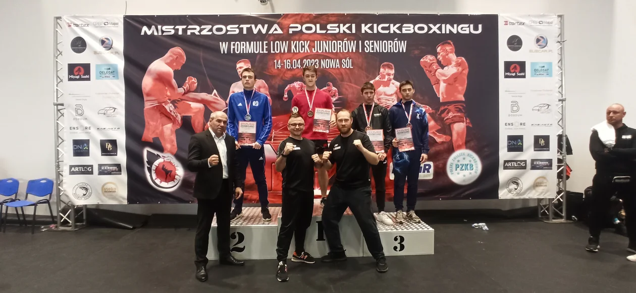 Kutnowscy kickboxerzy Mistrzami Polski [ZDJĘCIA] - Zdjęcie główne