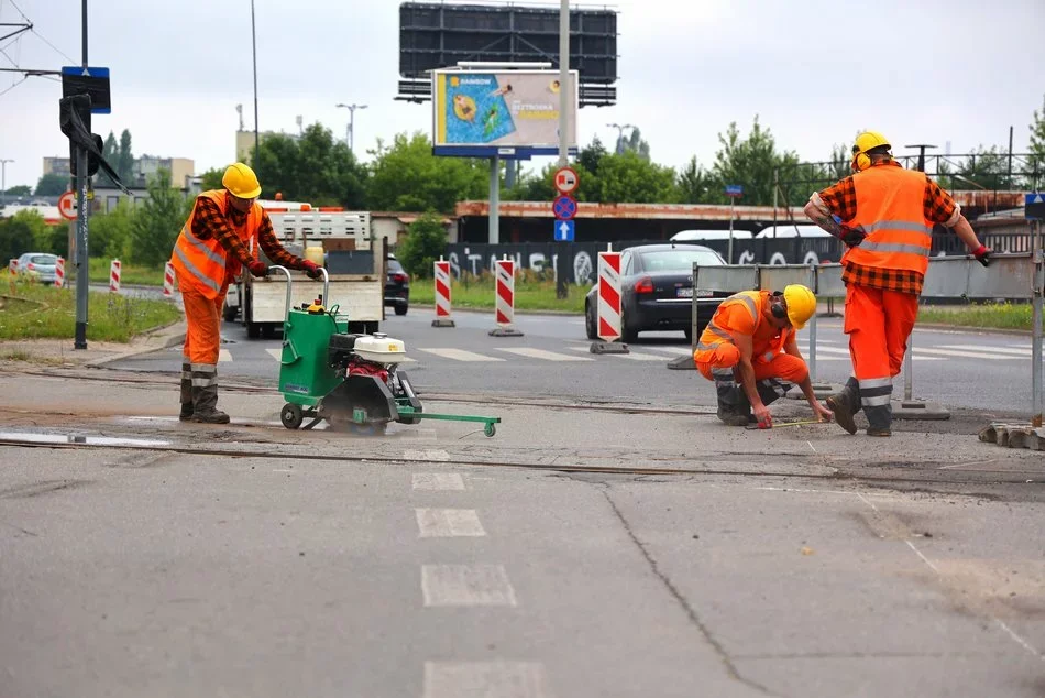 Utrudnienia na al. Włókniarzy w Łodzi