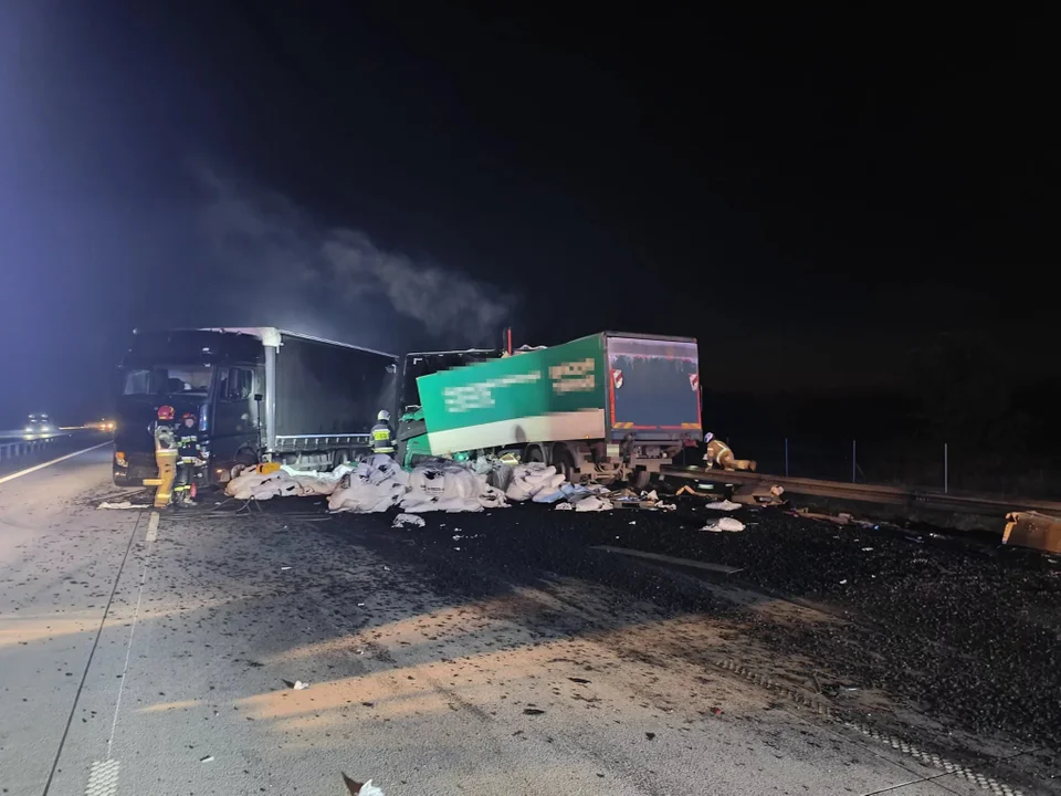 Utrudnienia na autostradzie A1. Zderzyły się ciężarówki [ZDJĘCIA] - Zdjęcie główne