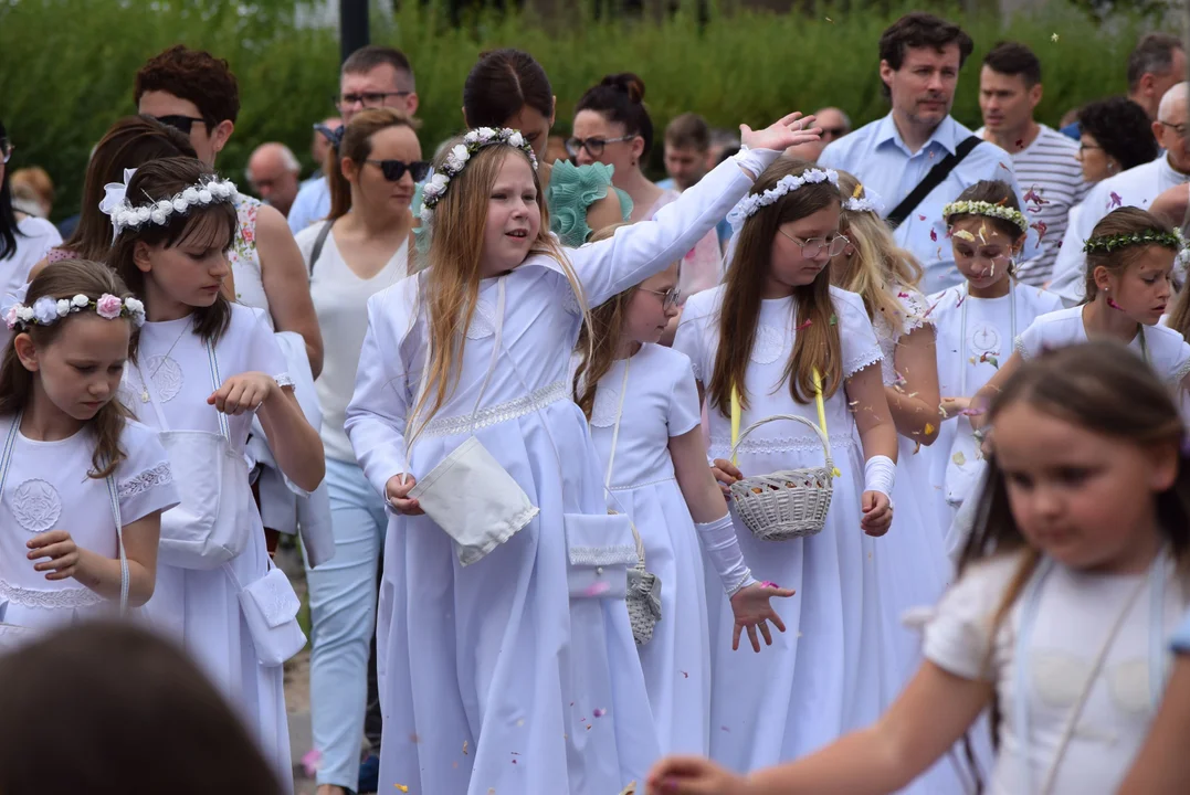 procesja Bożego Ciała w parafii Matki Bożej Dobrej Rady w Zgierzu