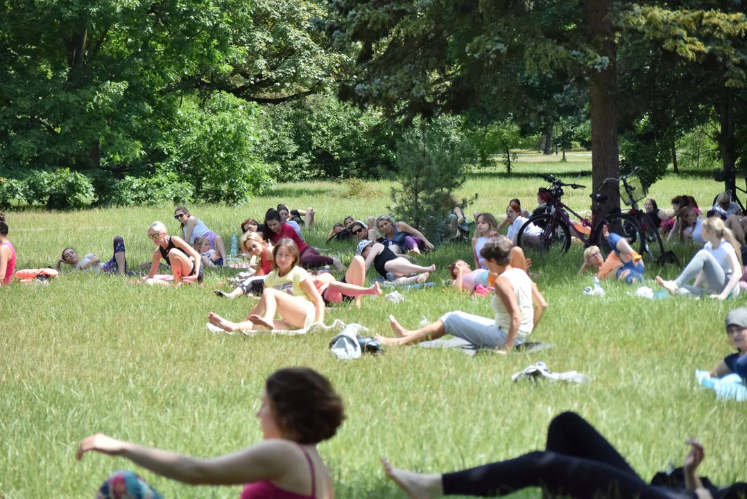 Joga w Parku Poniatowskiego