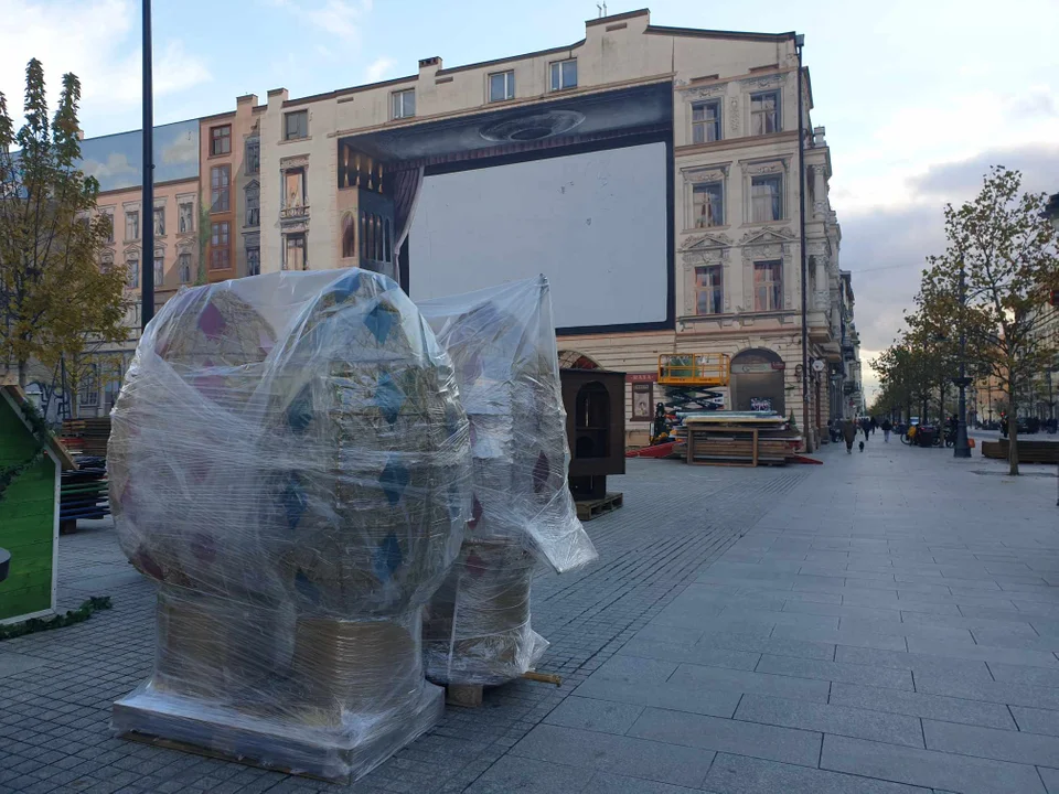 Jarmark Bożonarodzeniowy w Łodzi. Trwają przygotowania w Pasażu Schillera