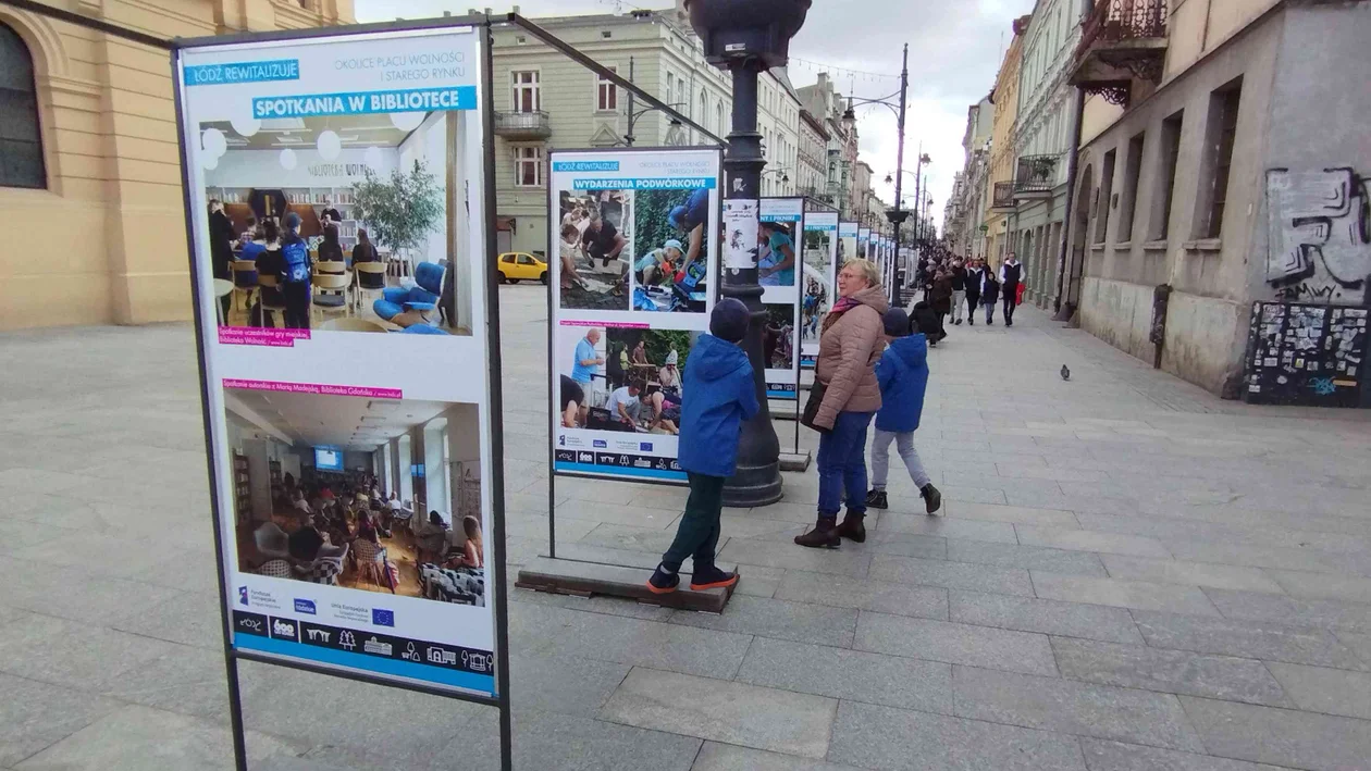 Piknik z rewitalizacją na Piotrkowskiej. Plenerowa wystawa i zwiedzanie pl. Wolności [ZDJĘCIA] - Zdjęcie główne