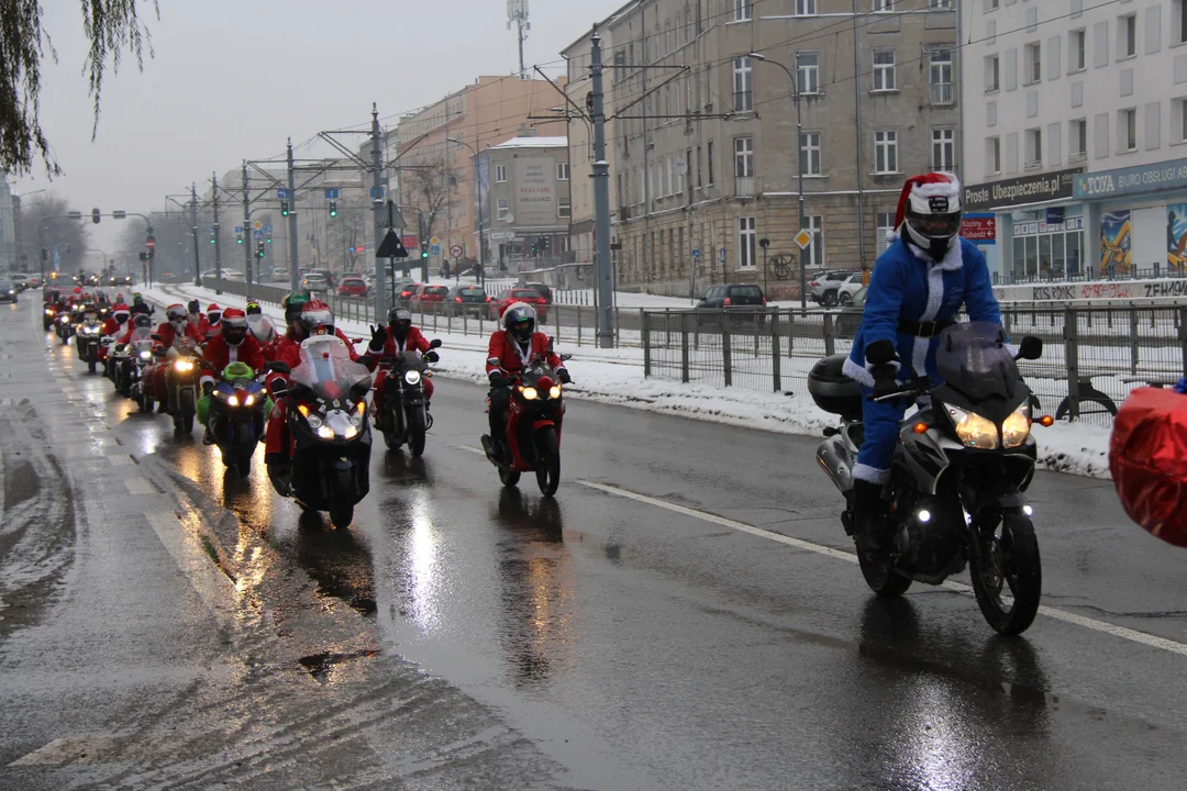 Parada MotoMikołajów w Manufakturze w Łodzi - 9.12.2023 r.