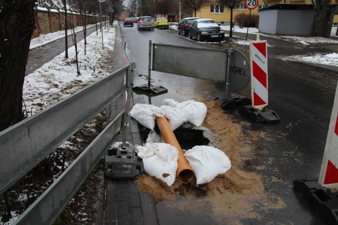 Dziury w drogach na Bałutach