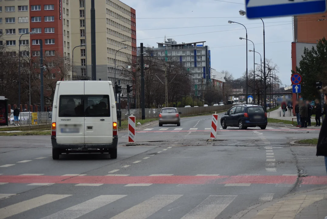 Niebezpieczne skrzyżowanie na alei Politechniki