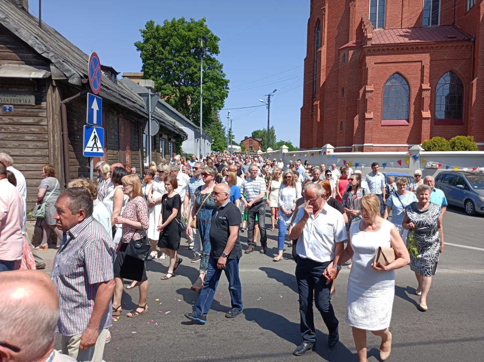 Ulicami Zgierza przeszły procesje Bożego Ciała.