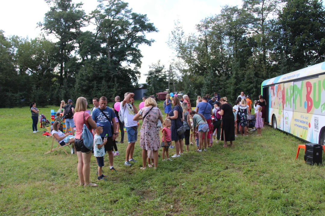 Piknik rodzinny w parku na Młynku w Łodzi