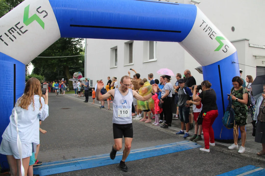 Piknik rodzinny fundacji „Daj piątaka na dzieciaka” na Bałutach