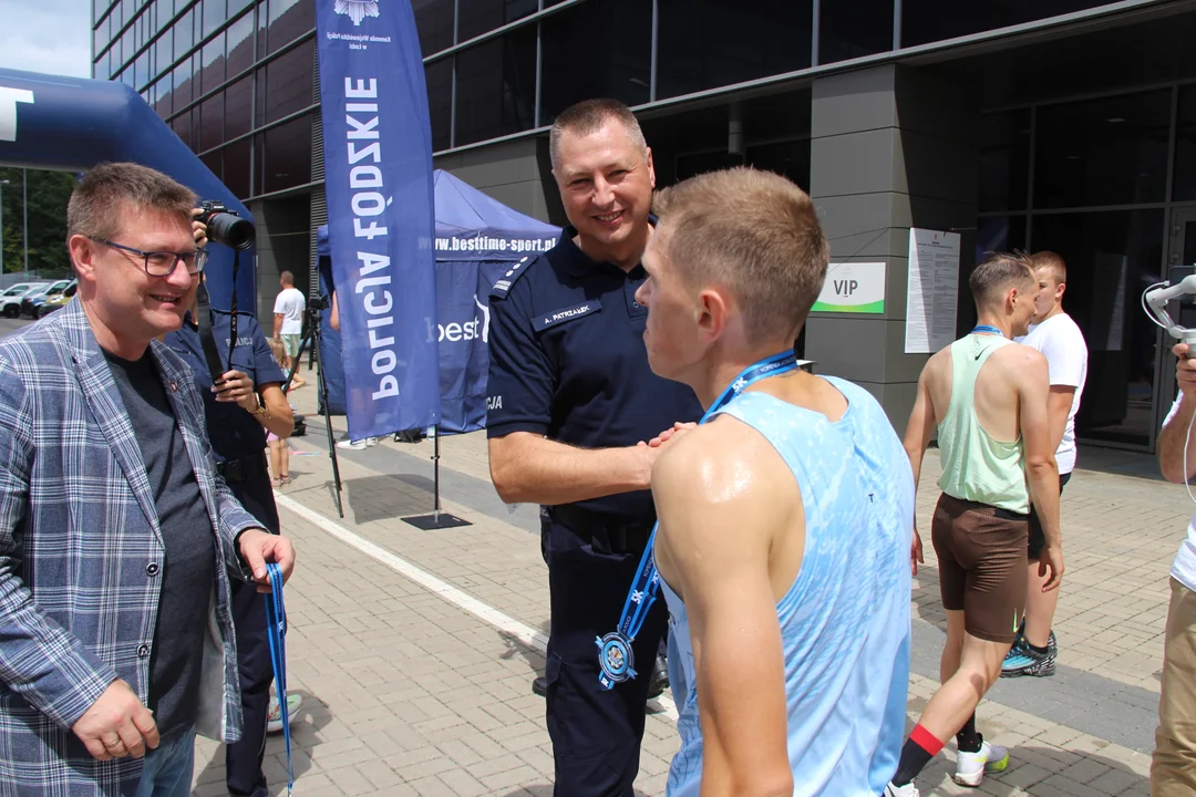 Piknik rodzinny "Bezpieczne Wakacje z Mundurem" pod Atlas Areną