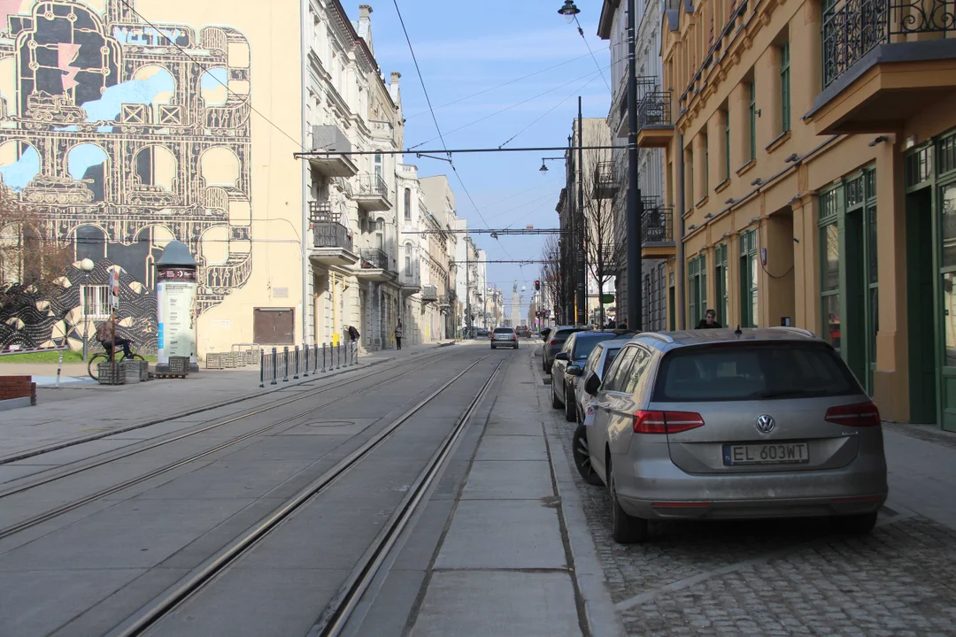 Ulica Legionów w Łodzi - tramwaje mają tutaj problem z przejazdem