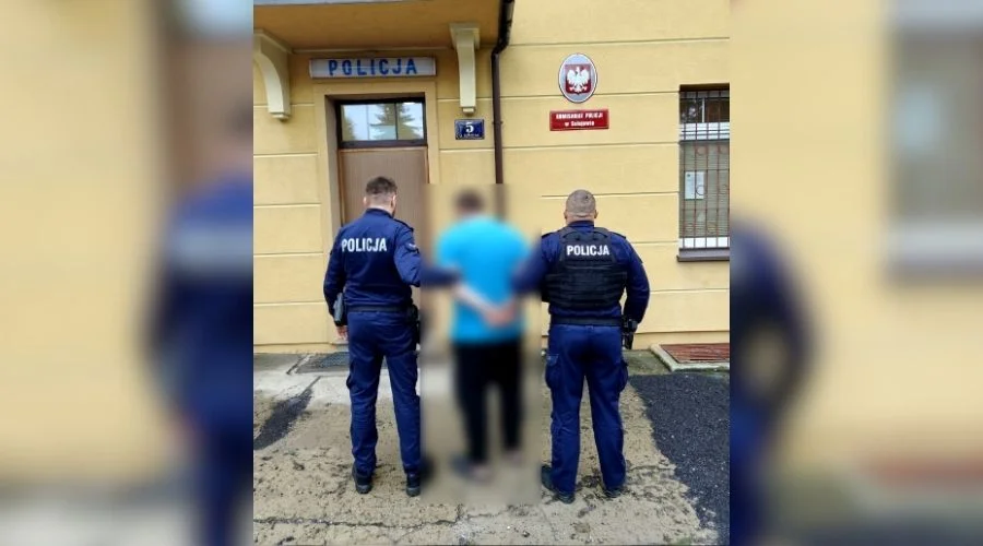 Dewastował barierki na wale Pilicy