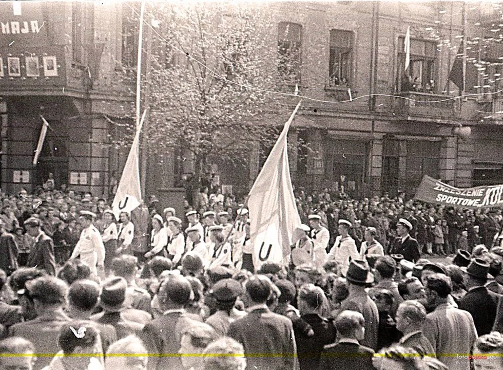 Ulica Piotrkowska w Łodzi tuż po wojnie i w latach 50-tych.