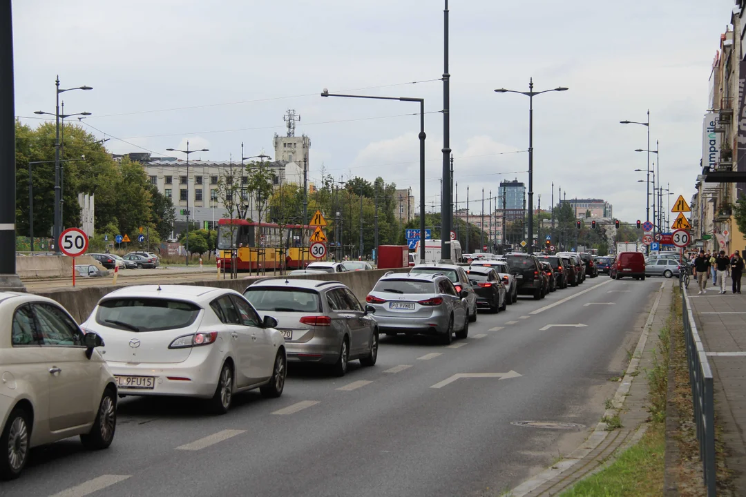 Utrudnienia na al. Piłsudskiego w Łodzi - 23.09.2023 r.