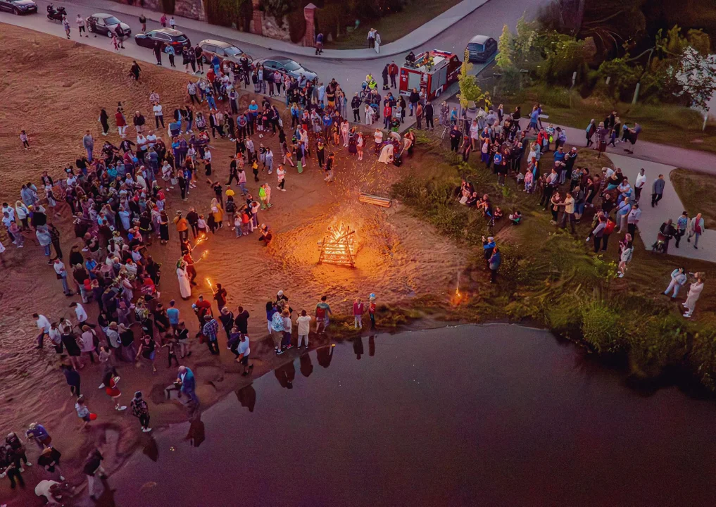 Zalew w Lisowicach, promenada w Smardzewicach, kolej linowa na Górze Kamieńskiej. Tam można spędzić sierpniowy weekend [ZDJĘCIA] - Zdjęcie główne