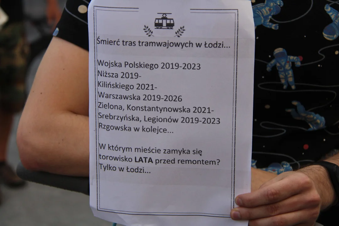 „Pogrzeb Łódzkiej Komunikacji Miejskiej” na Piotrkowskiej