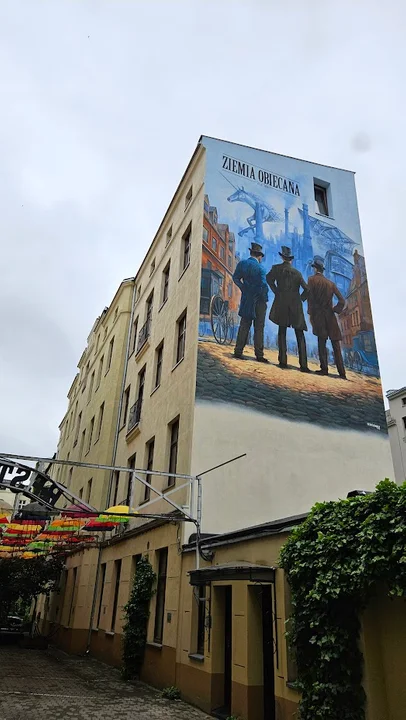 Nowy mural przy Piotrkowskiej 120