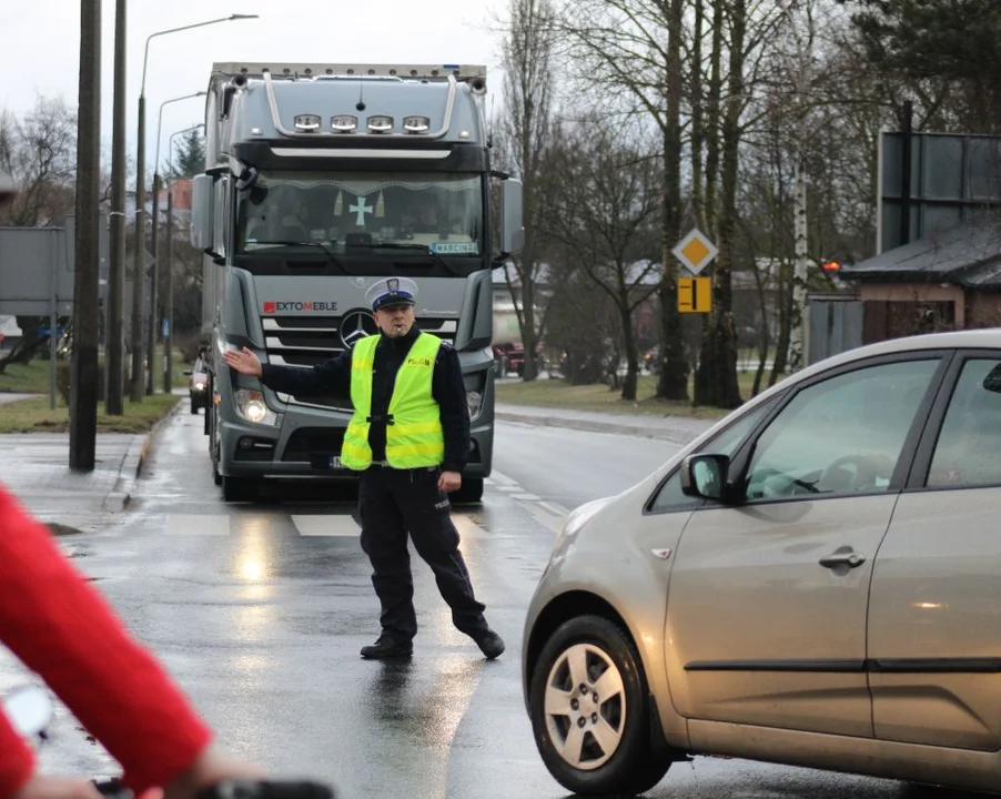 Drugi dzień protestu rolników. Zobacz, które ulice w Bełchatowie omijać, żeby nie stać w korku [FOTO] - Zdjęcie główne