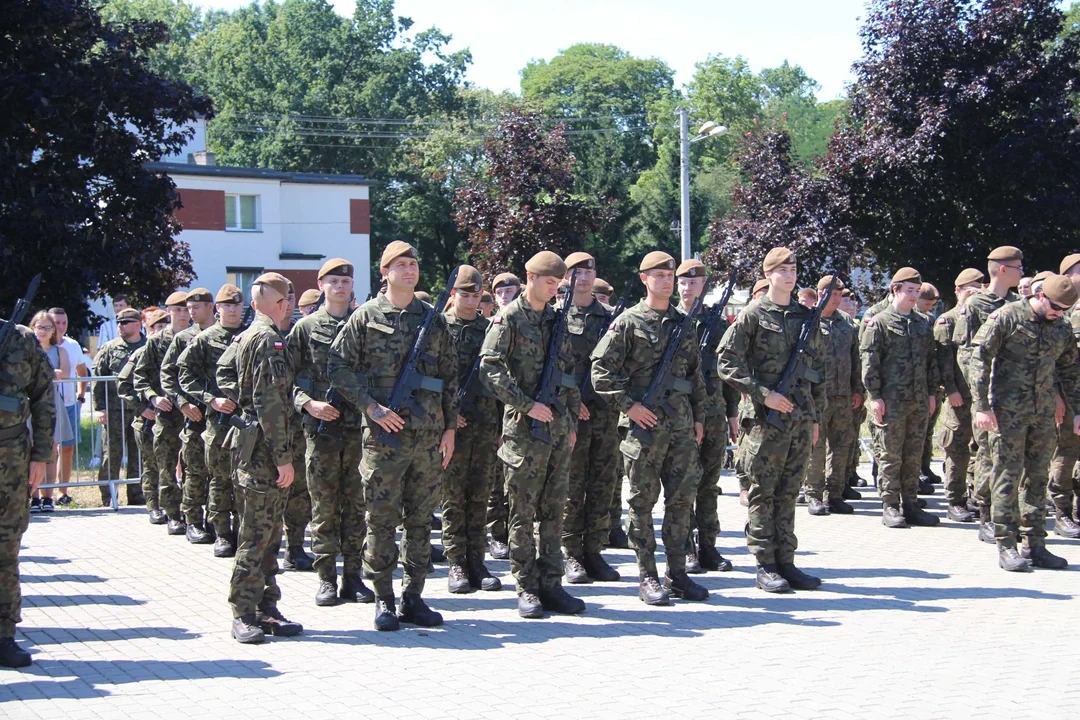 Przysięga wojskowa żołnierzy dołączających do 9 Łódzkiej Brygady Obrony Terytorialnej