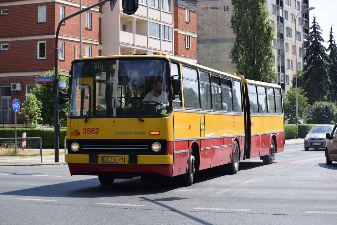 Łódzkie Linie Turystyczne zapraszają przez cały weekend. Po Łodzi jeżdzą prawdziwe klasyki!