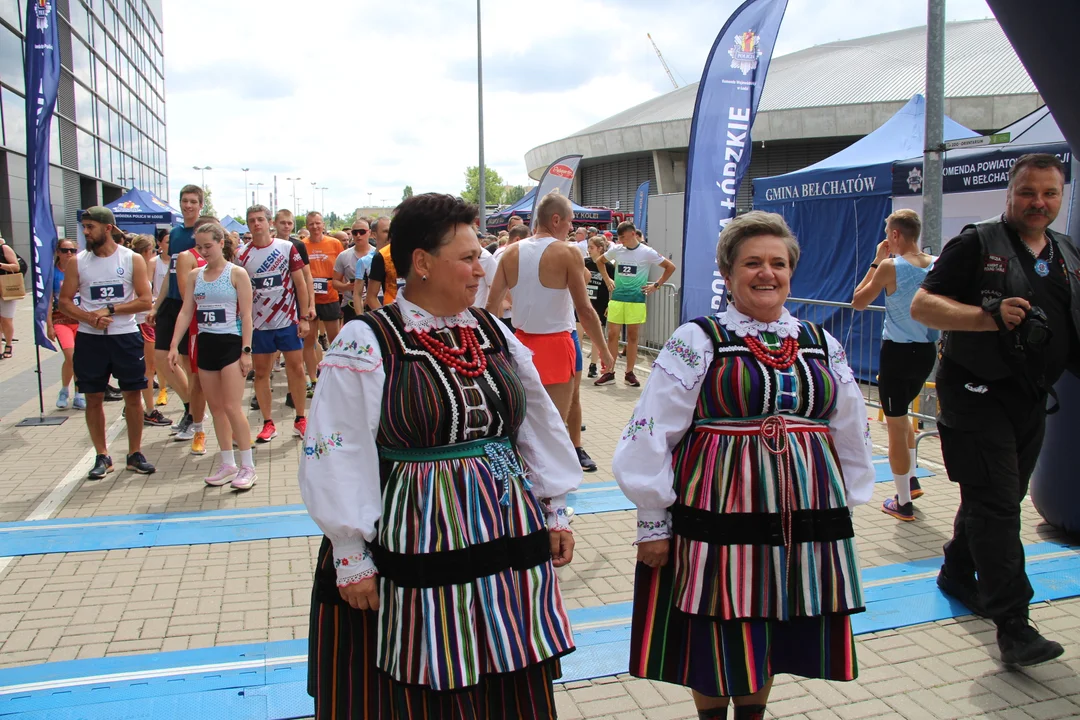 Piknik rodzinny "Bezpieczne Wakacje z Mundurem" pod Atlas Areną