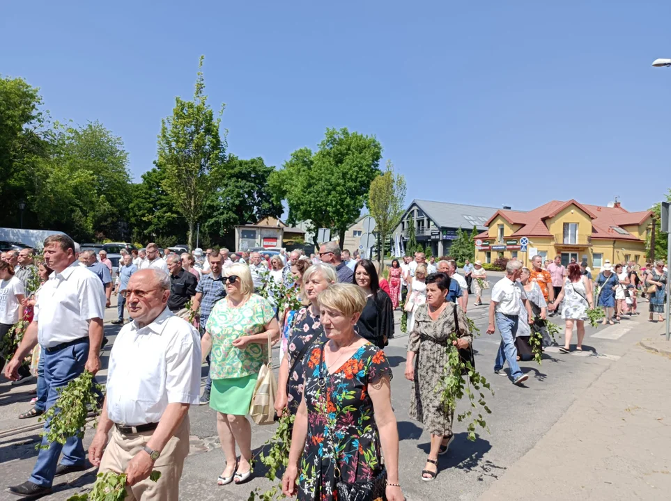 Ulicami Zgierza przeszły procesje Bożego Ciała.