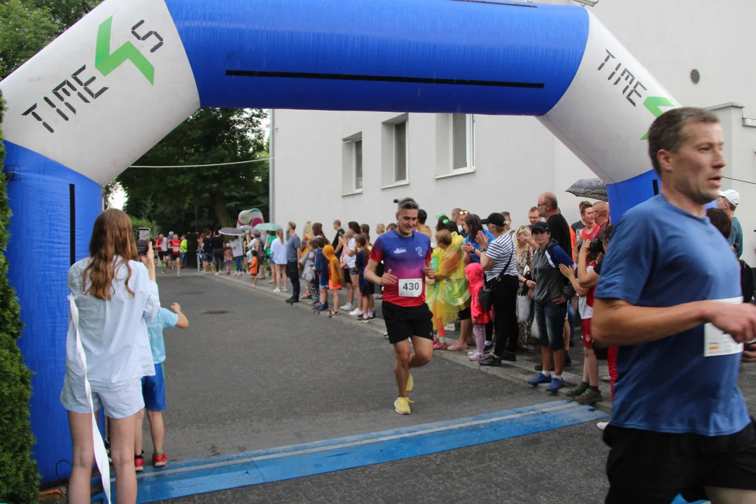 Piknik rodzinny fundacji „Daj piątaka na dzieciaka” na Bałutach