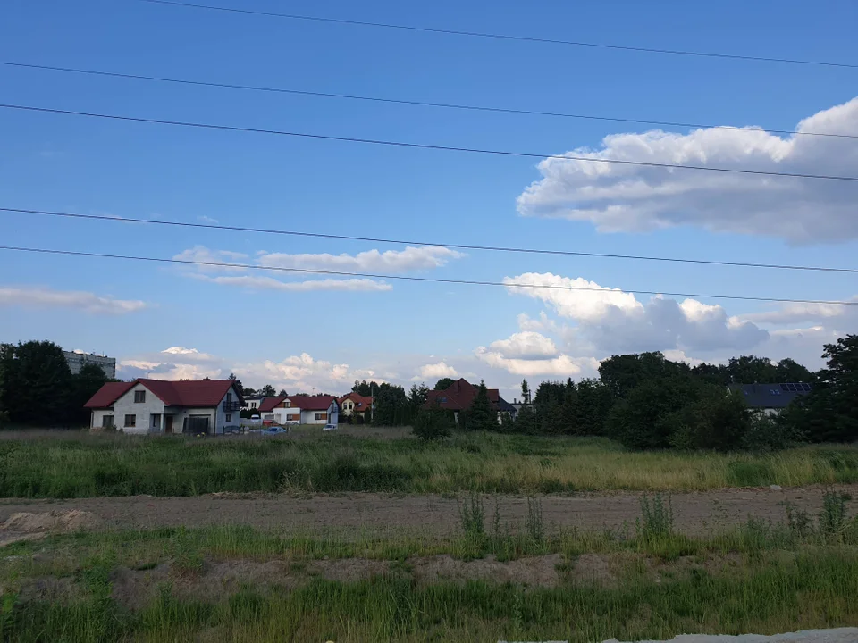 Brakuje 300 metrów wału osłaniającego od hałasu