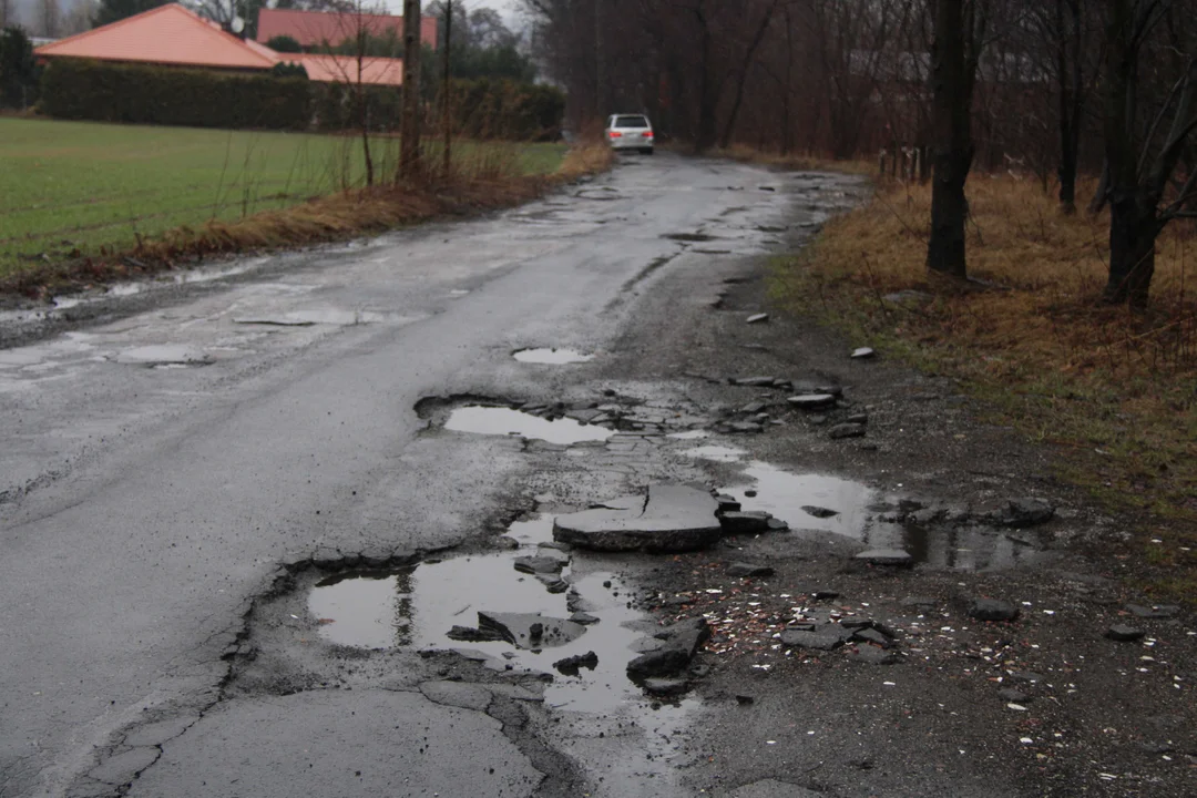 Ulica Jana i Cecylii na Wzniesieniach Łódzkich w Łodzi