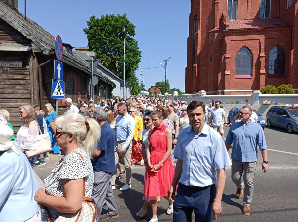 Ulicami Zgierza przeszły procesje Bożego Ciała.